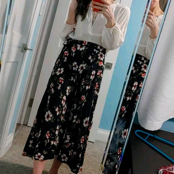 Velvet by Graham and Spencer Skirt - Picture 2 of 7